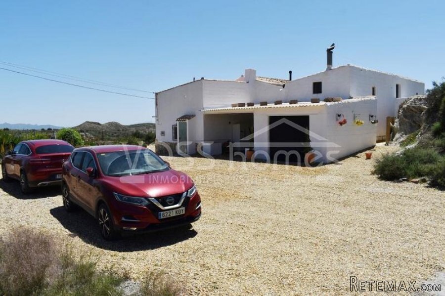 NEW & EXCLUSIVE LISTING FOR VOSS HOMES - A large.. - 16