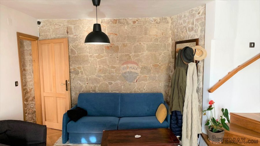 Rovinj,renovirana kuća-183m2- u centru s terasom - 6