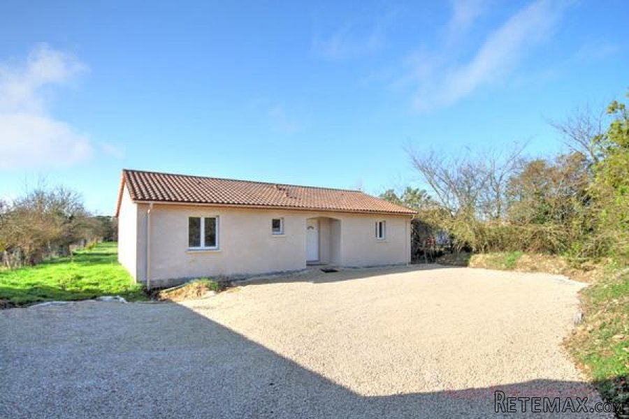 Lezay (79) - Detached bungalow with 3 beds and large garden - 2