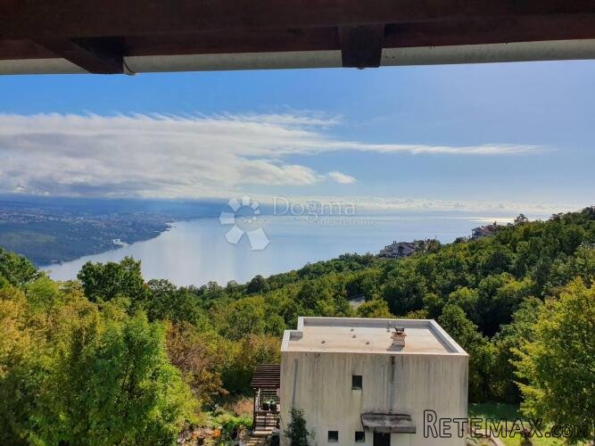 Odlična kuća u Bregima, samo u Dogmi!