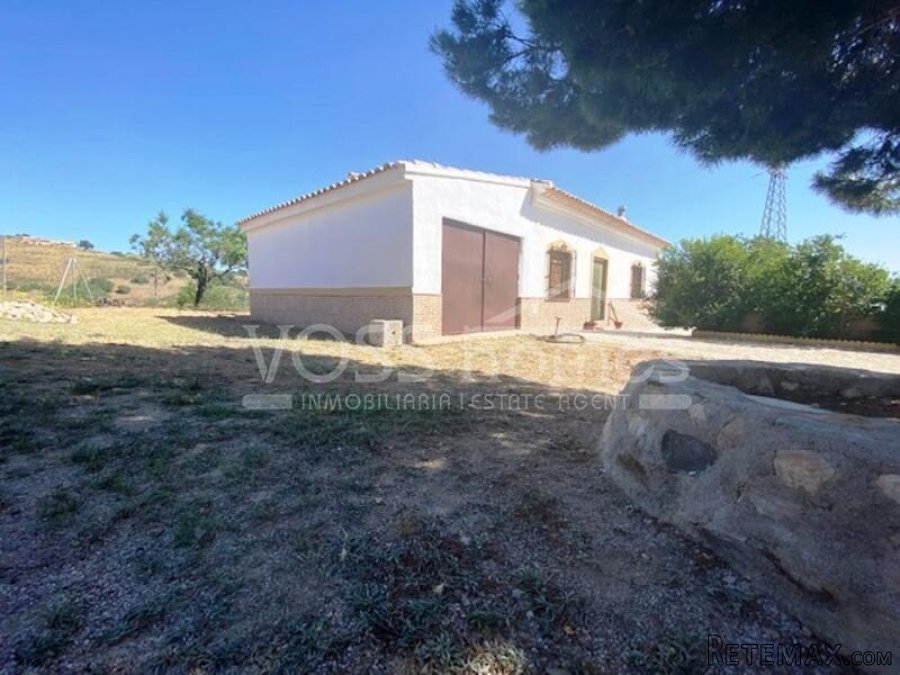 Attractive country property with 2 bedrooms & 1 bathroom.. - 4