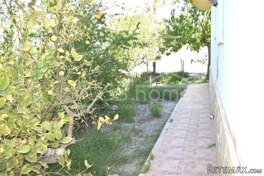 NEW LISTING - A 2 bed, 2 bath two storey Villa of 177m2.. - 4