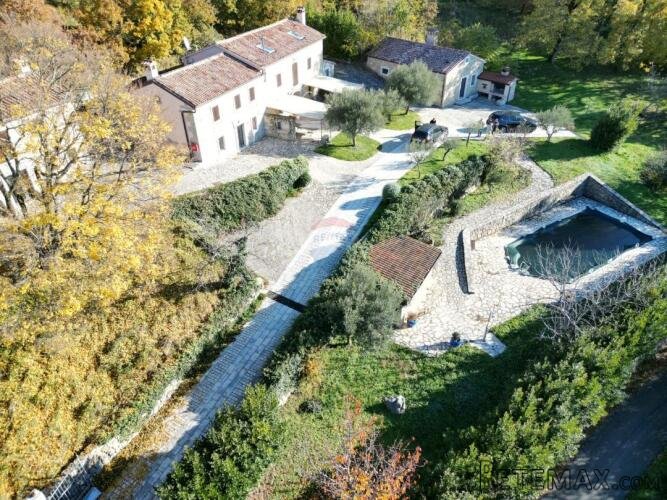 Istra, imanje s četiri kuće - 2