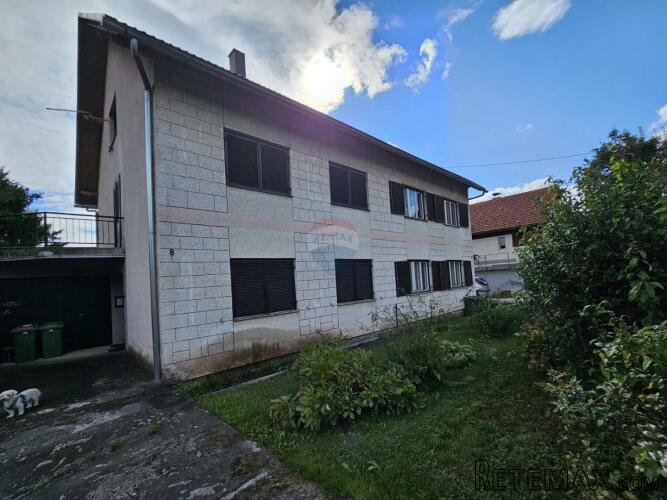Useljiva dvojna kuća u Vrbovskom