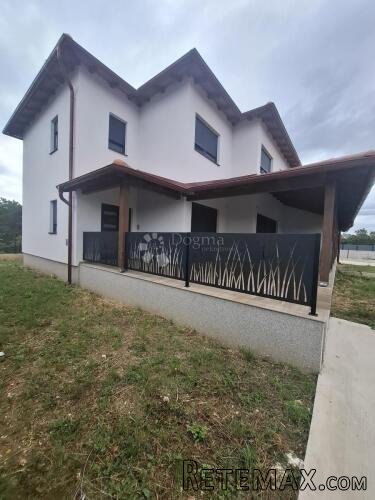 Moderna novogradnja u Murvici