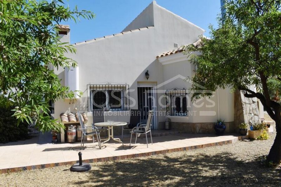 NEW & EXCLUSIVE TO VOSS HOMES - A lovingly maintained.. - 10