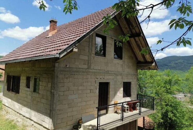 Prodajem vikendicu na jezeru Perucac na Tari - 2