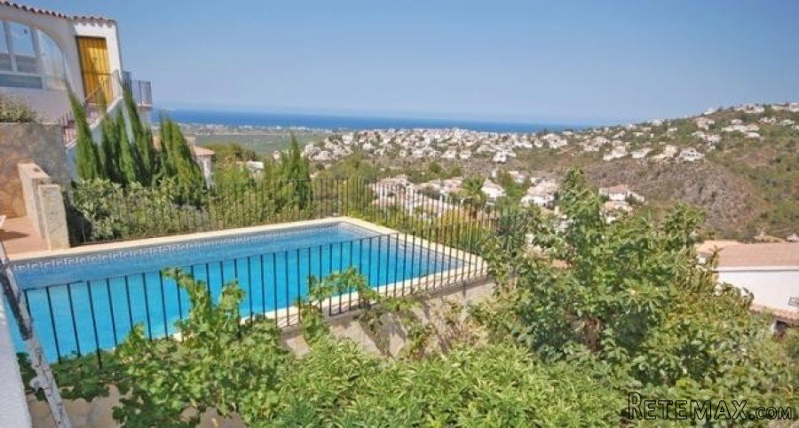 This villa is situated on Monte Pego on the Costa Blanca.. - 2