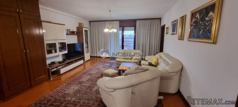Zagreb, Kvaternikov trg, 3.kat, lift, 154m2, dvoetažni u..