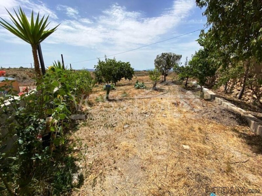 Large 2 bed 1 bath country property with garage and great.. - 8