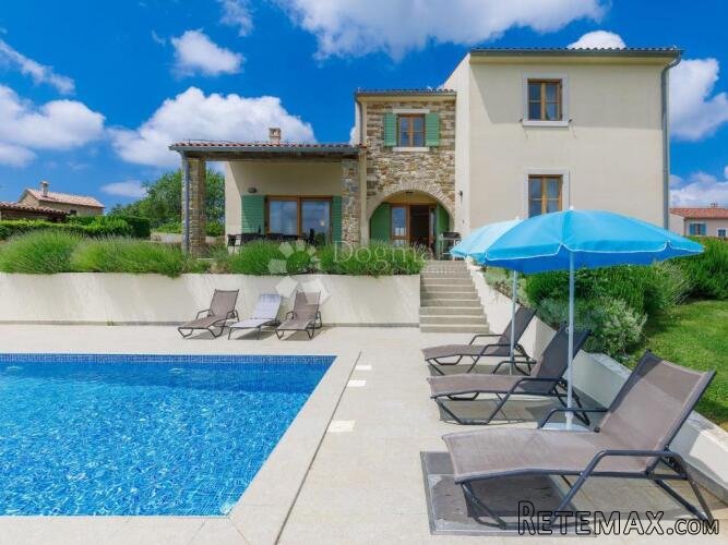 Šarmantna vila na brežuljku