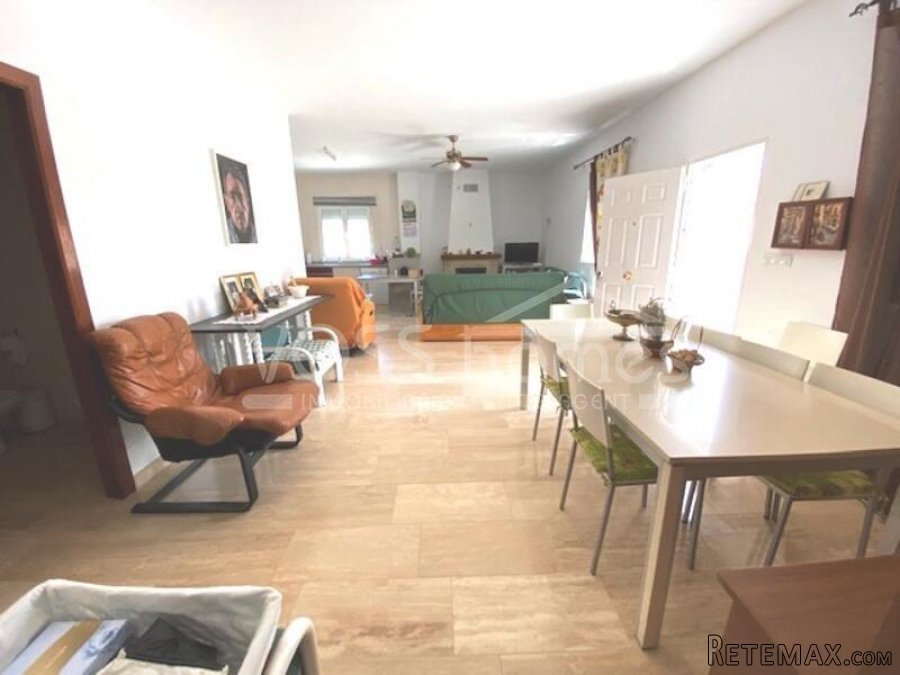 Large 2 bed 1 bath country property with garage and great.. - 10