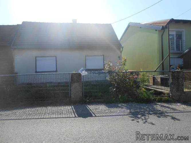 Stara kuća na građevinskoj parceli od 720m2