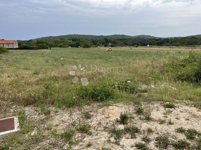 GRAĐEVINSKO ZEMLJIŠTE ROVINJ 2770 m² - 2