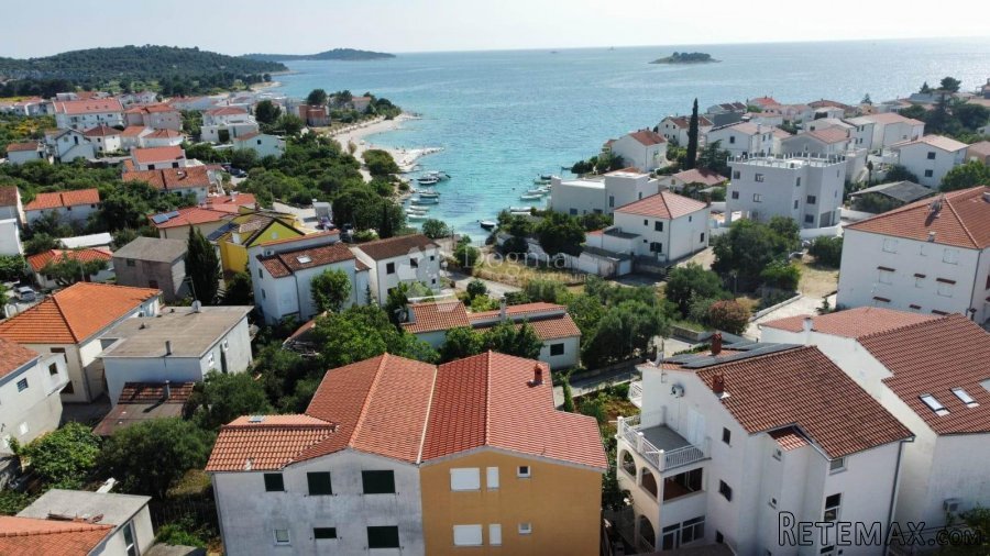 ROGOZNICA- KUĆA 70M OD PLAŽE