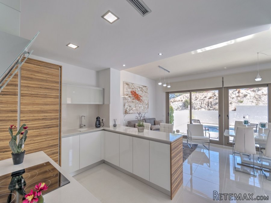 Beautiful key ready villa located in San Miguel de.. - 5