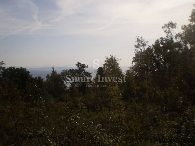 LOVRAN, građevinsko zemljište od 689 m2 s pogledom na more