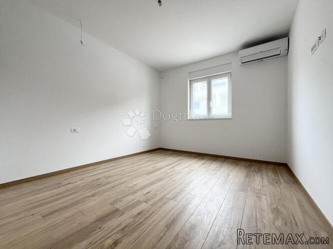 NOVIGRAD, STAN SA 2 SPAVAĆE SOBE, NOVOGRADNJA - 2