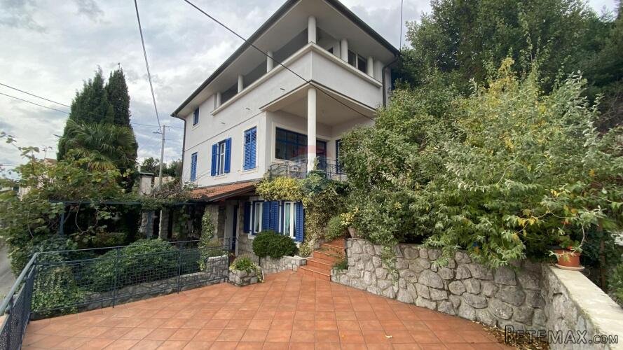 Opatija - samostojeća villa 294 m2 s okućnicom 860 m2 - 2