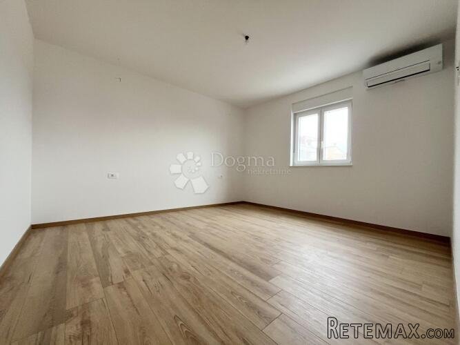 NOVIGRAD, STAN SA 2 SPAVAĆE SOBE, NOVOGRADNJA - 3