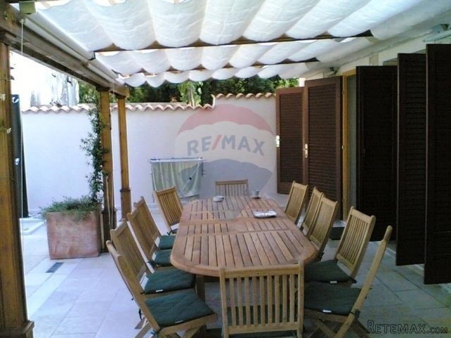 2 KUĆE S BAZENOM - KATEGORIZIRANO ZA 10 LJUDI - 10