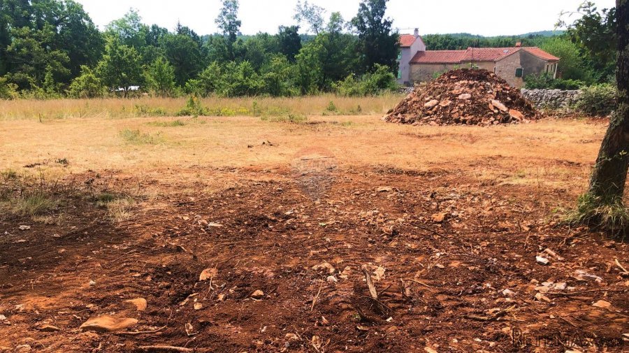 Istra, Grožnjan okolica, lijepa građevinska parcela - 3