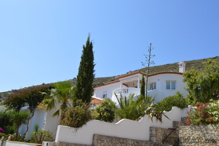 Modern, detached south facing villa builtin 2004 with.. - 3