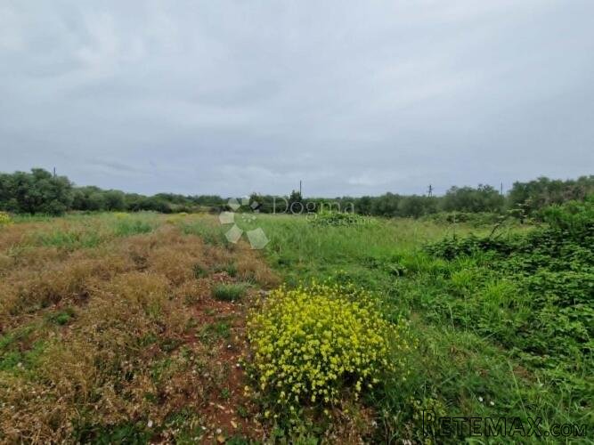 BIOGRAD/TURANJ - GRAĐEVINSKO ZEMLJIŠTE 728 m2