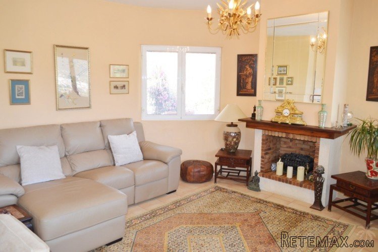 Modern, detached south facing villa builtin 2004 with.. - 6