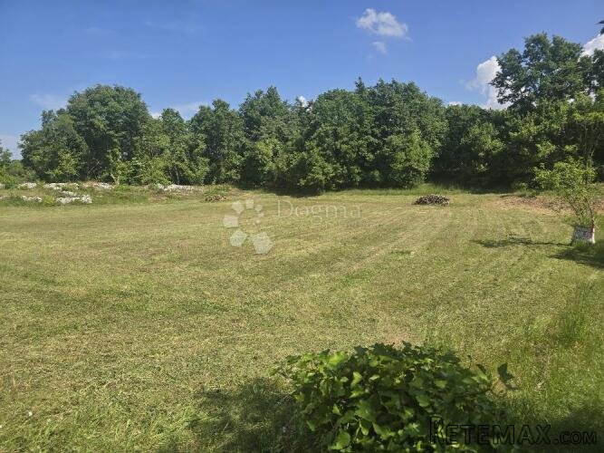 PRILIKA U ISTRI-Svetvinčenat,zemljište 2808 m2
