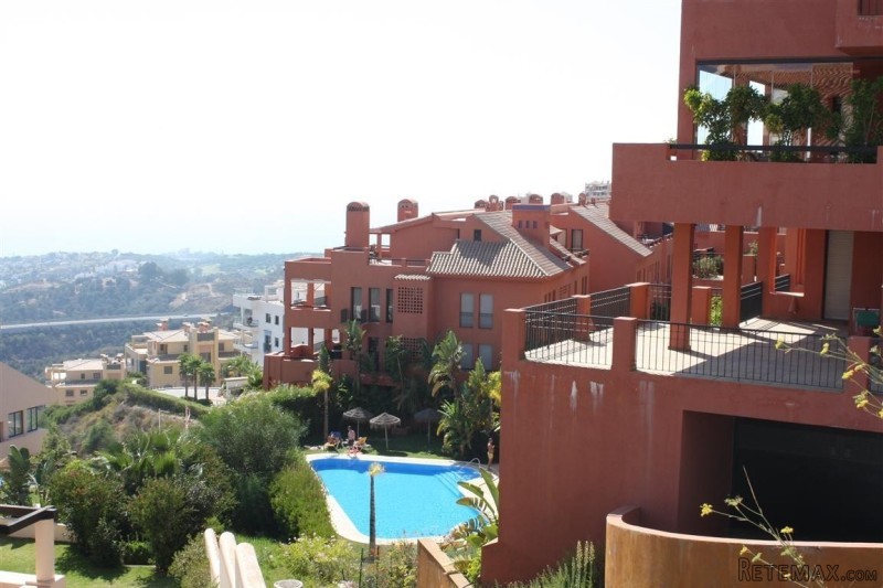 2 Bedroom Middle Floor Apartment in.. - 2