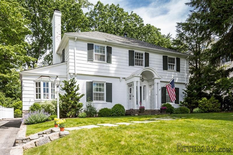 5 bedroom House For Sale: 23 Sturgis..
