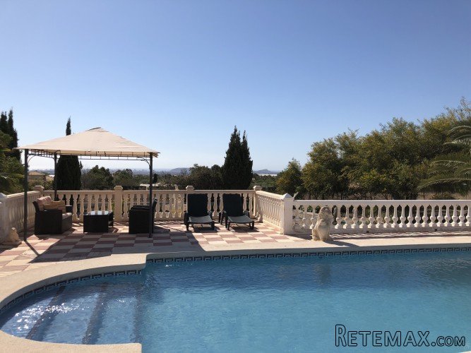 Close to the well-known seaside resort of El Campello is.. - 2