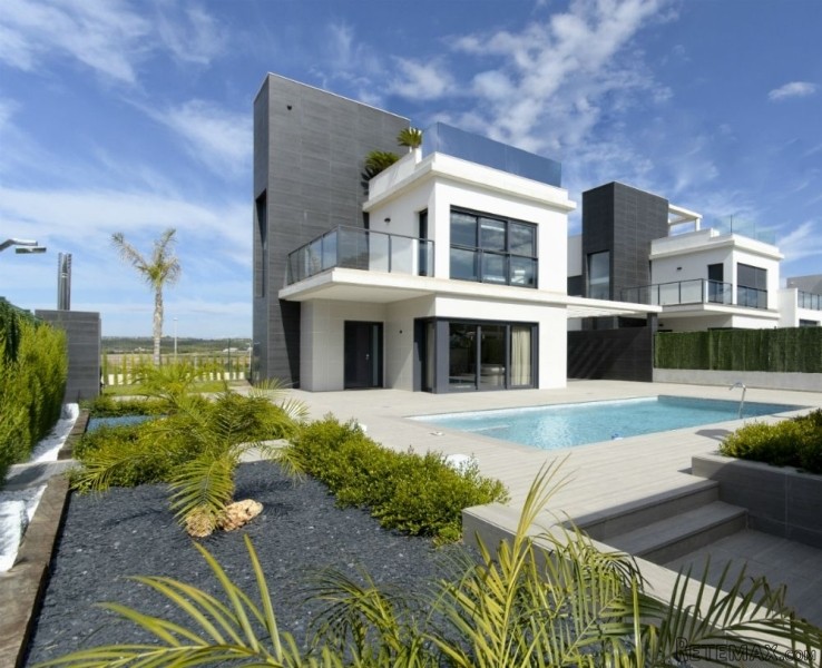 4 Bedrooms - Villa - Spain - For Sale