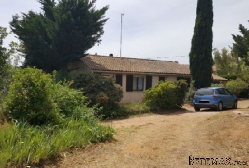 Villa With Pool and Constructible Land