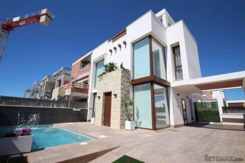 3 Bedroom 2 Bathroom Villa In Guardamar..
