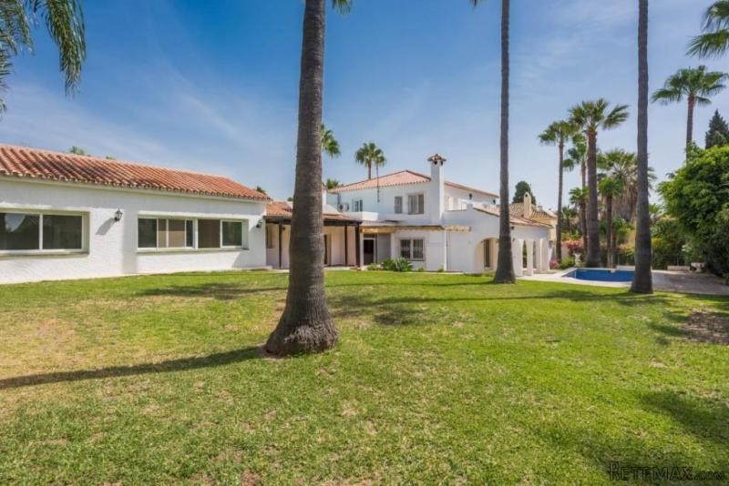5 bedroom detached villa for sale