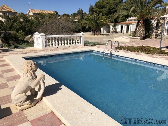 Close to the well-known seaside resort of El Campello is.. - 8