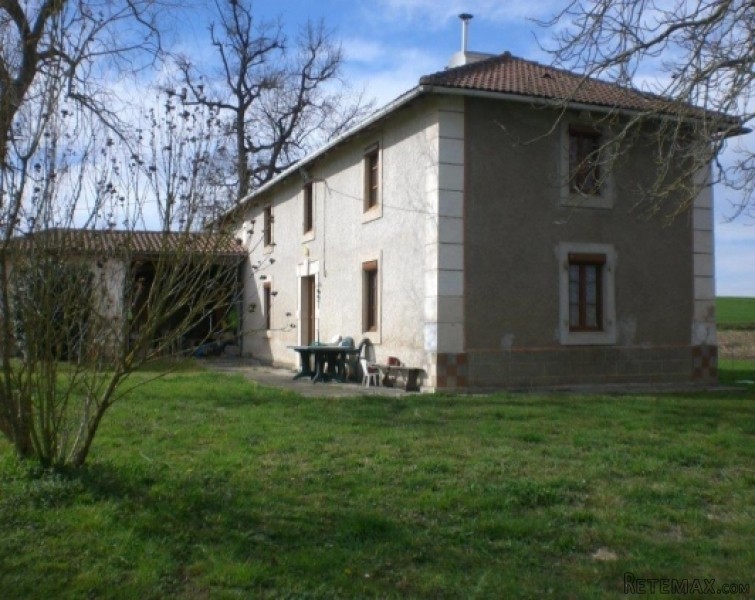 Renovated Gascon country farmhouse near..