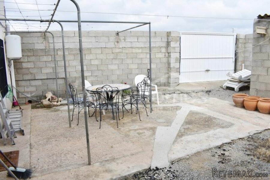 A spacious, light & airey, 3 / 4 bed, 1.5 bath semi.. - 11