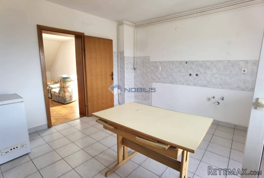Bjelovar (Centar) 4-sobni stan, 116,75 m2 + 101,33 m2 TAVAN - 11