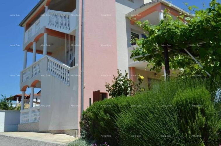 Samostojeća kuća s apartmanima! Štinjan.