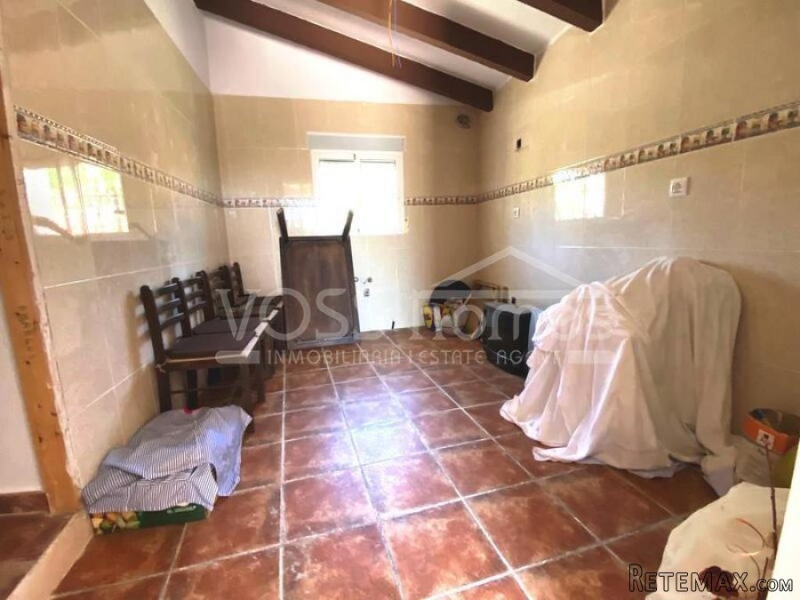 Semi detached country house of approx 104m2 currently with.. - 12