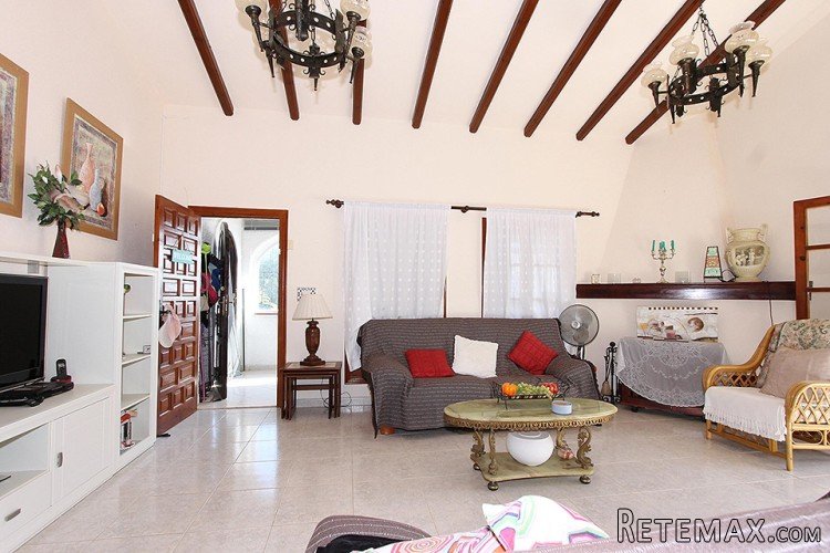 This charming villa is located in the Orihuela Costa. This.. - 2