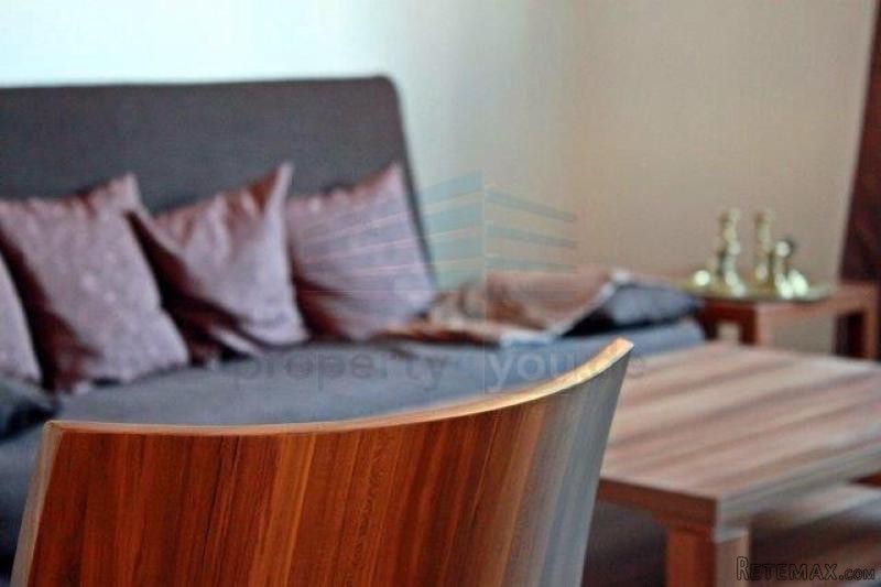 1 Zimmer in moblierten 3-Zimmer Wohnung..