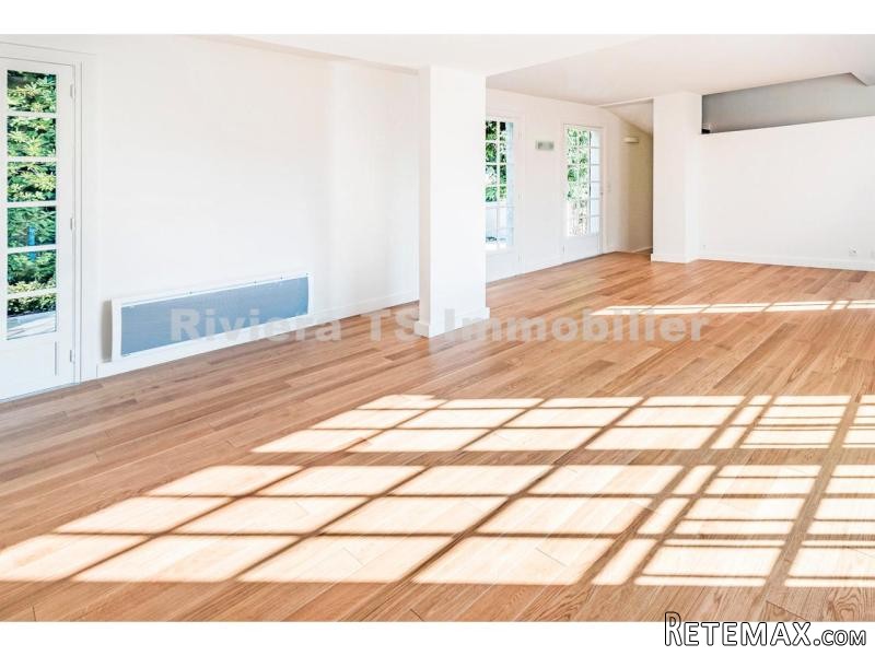 3 Bedroom Apartment With Tennis Court..