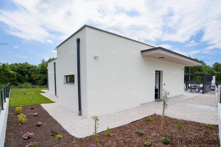 KANFANAR, MODERNA VILA PRIZEMNICA S BAZENOM – MIRNA LOKACIJA - 5