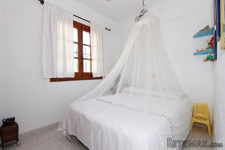 This charming villa is located in the Orihuela Costa. This.. - 5