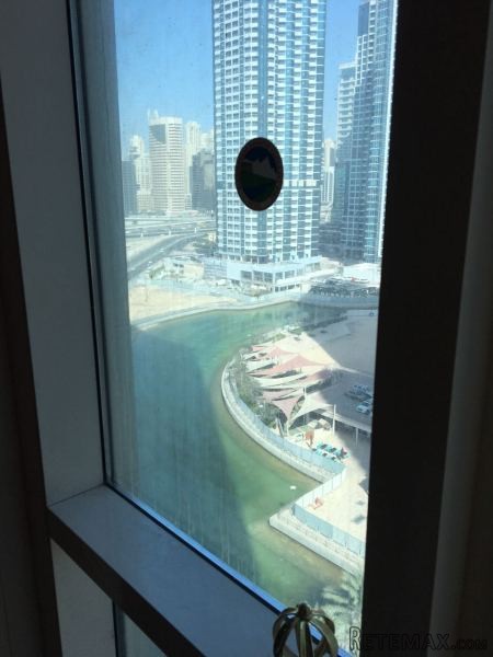 Vacant Spacious apartment Lake Point..
