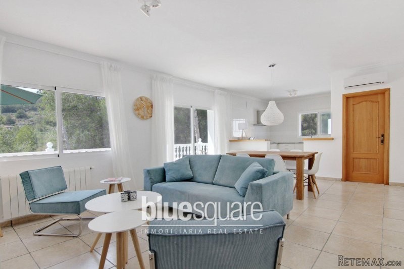 Beautifully completely renovated 4.. - 2